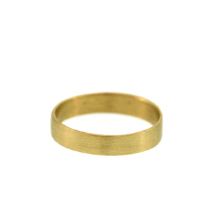 A Classic Band in Yellow Gold, 4mm