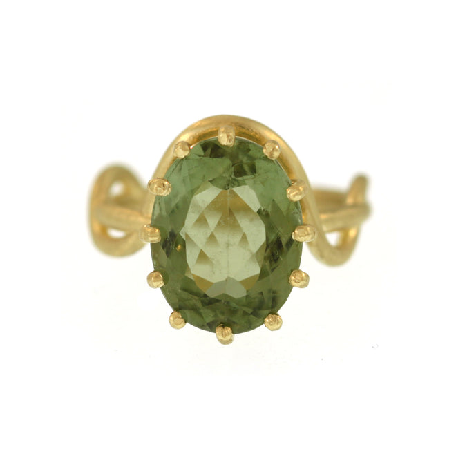 A Soft Green Tourmaline Ribbon Ring