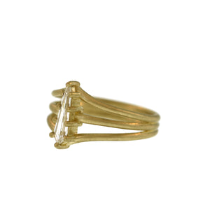 A Kite-Shaped Diamond Vertebrate Ring