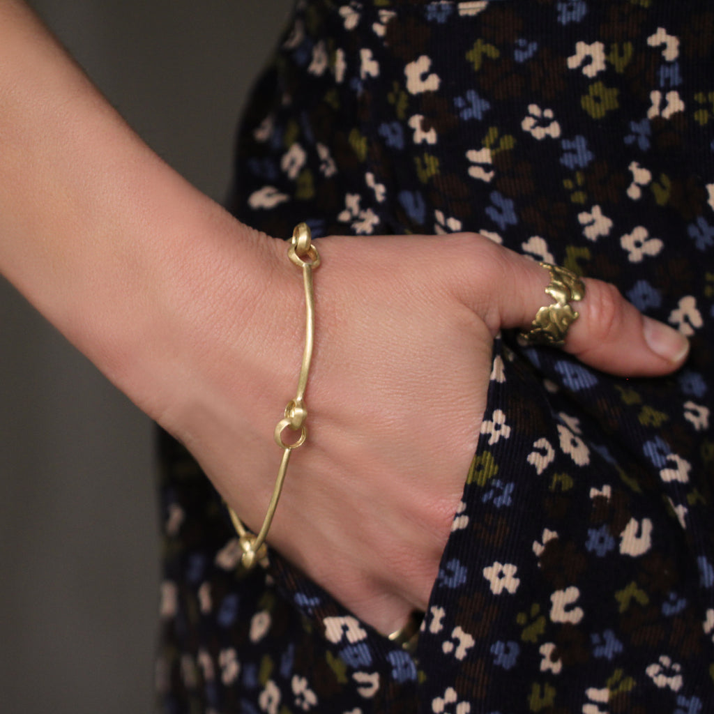 A Quad Hinged Bangle with Clasp – LFrank