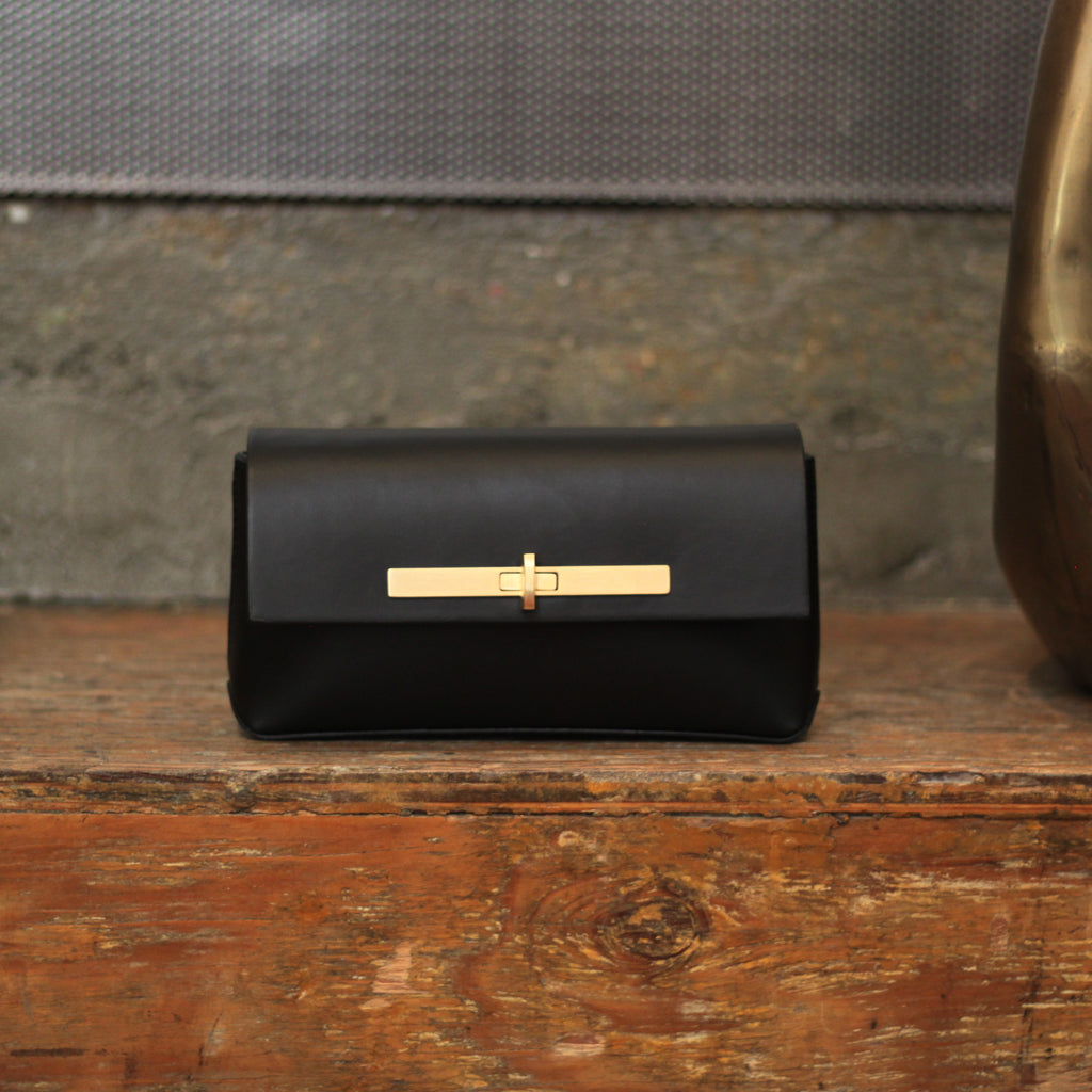 The LURA Mini Yve Bag in Onyx