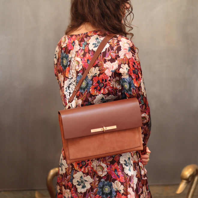 The LURA Yve Bag in Chestnut Nubuck