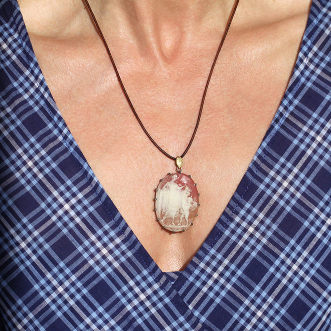 A Vintage Cameo Pendant