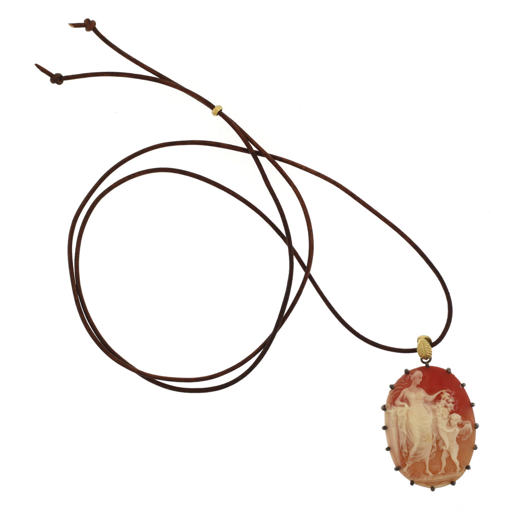A Vintage Cameo Pendant