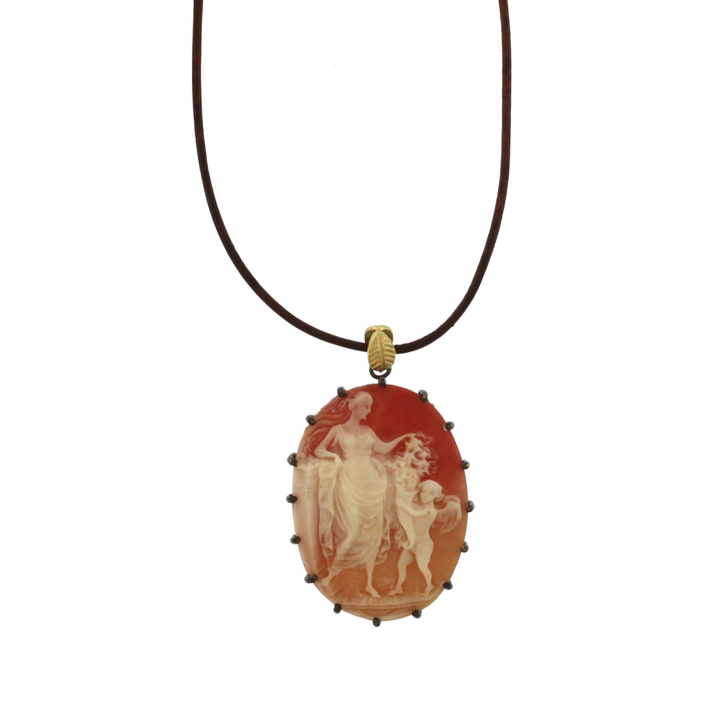 A Vintage Cameo Pendant