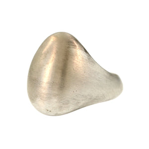 An Egg-Shaped Signet Ring in Sterling Silver