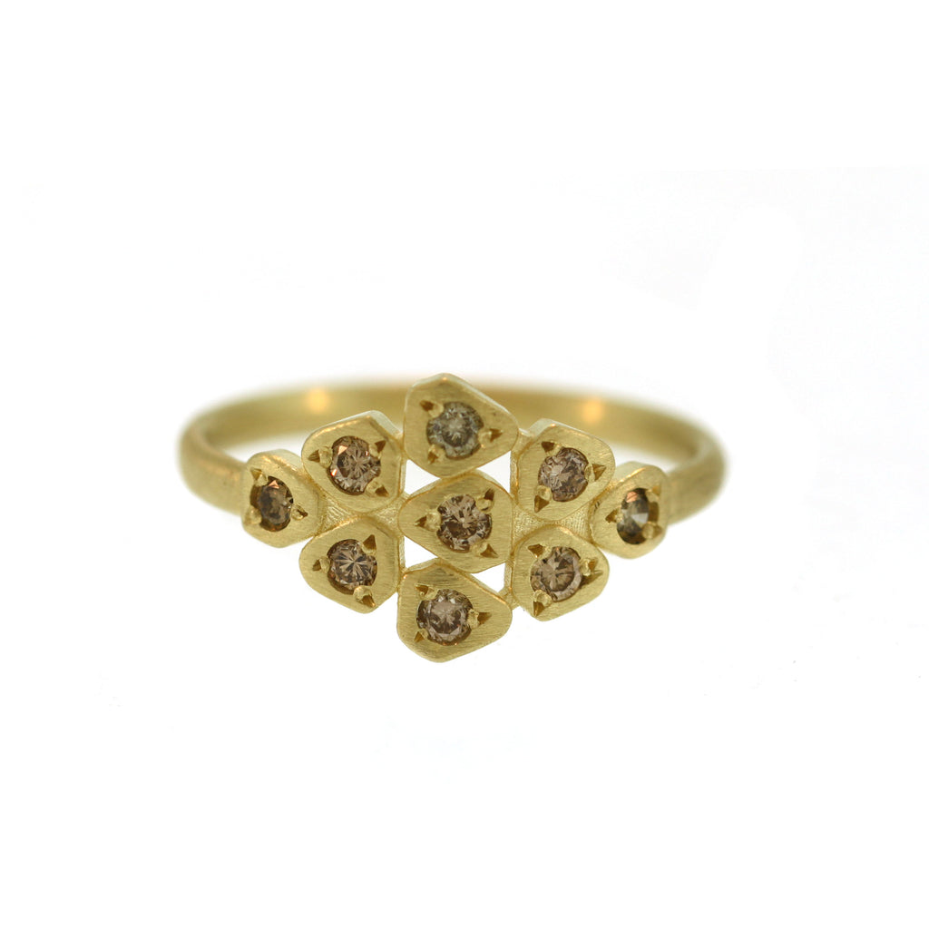 A Tribezel Cluster Ring