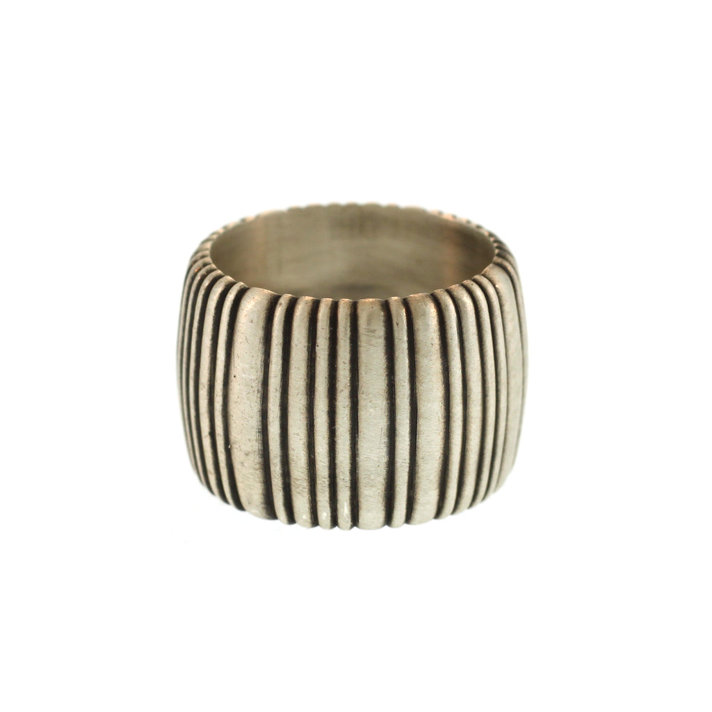 A Variegated Cigar Band in Sterling Silver