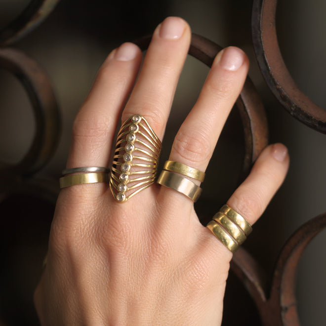 A Classic Band in Yellow Gold, 4mm