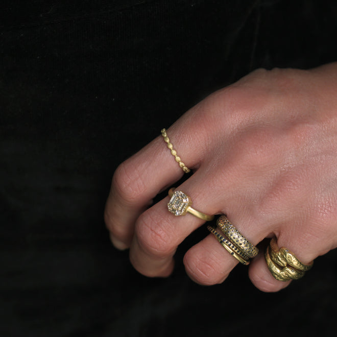 A Mini Thin Lotus Leaf Band