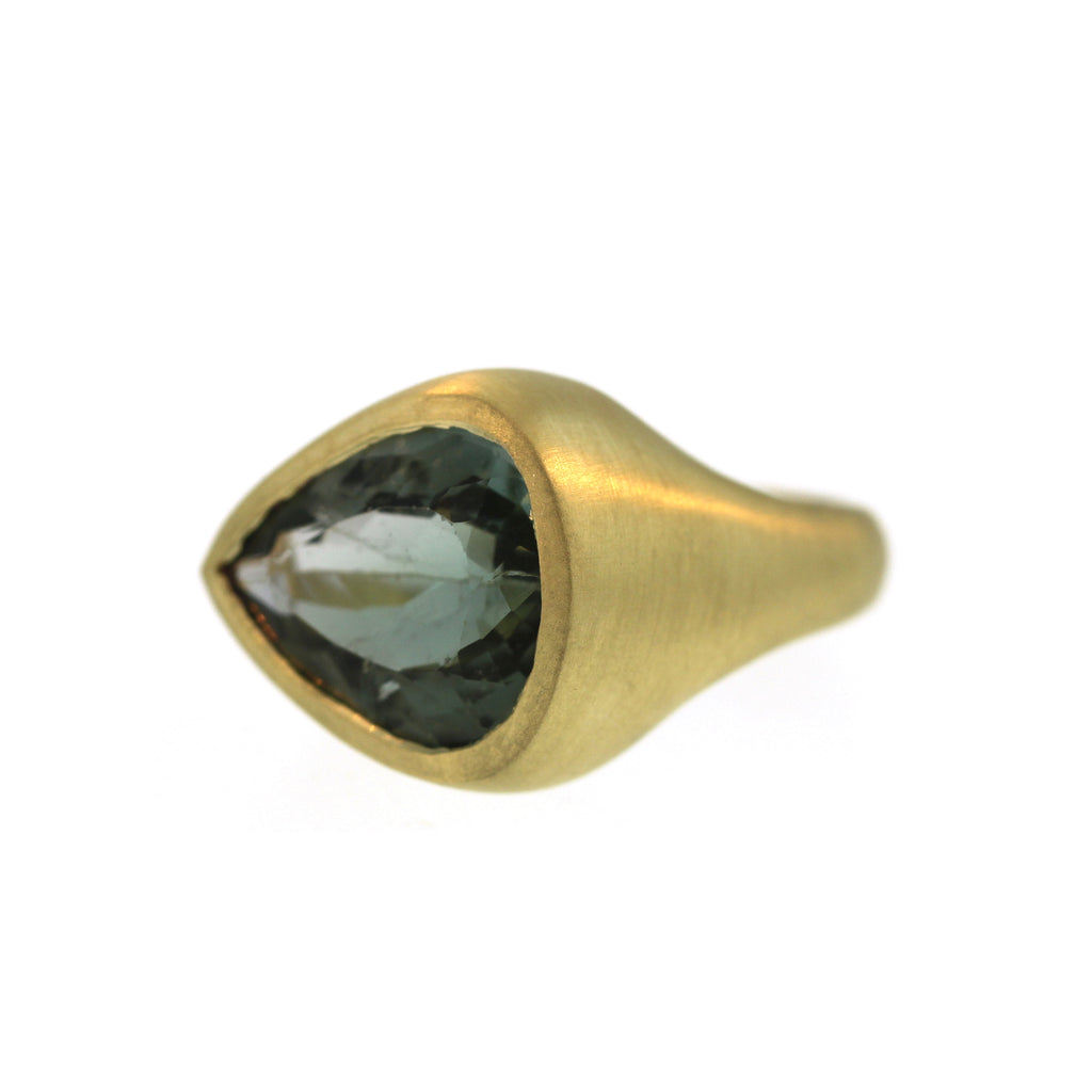 An Ocean Green Tourmaline Queen's Ring