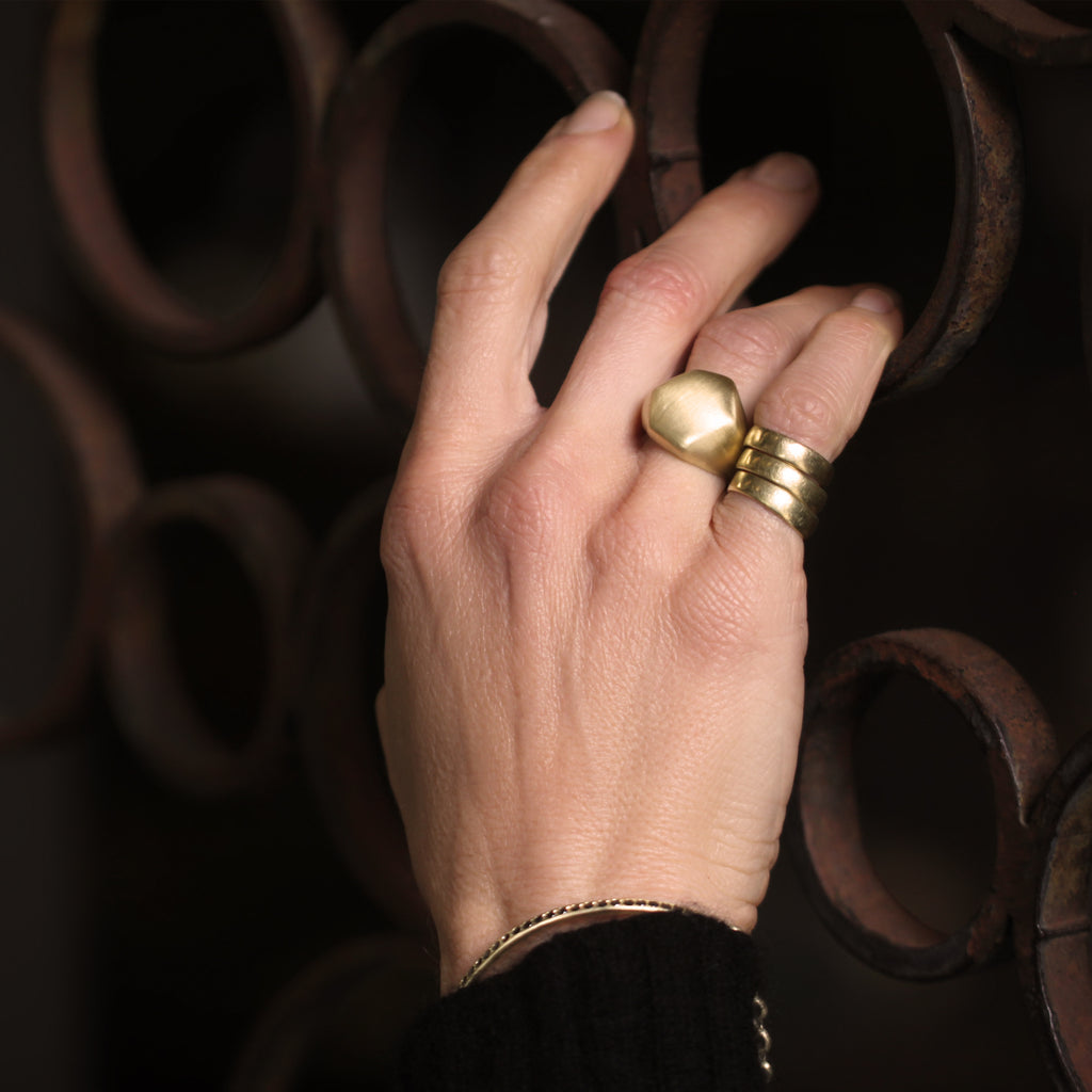 An Organic Signet Ring