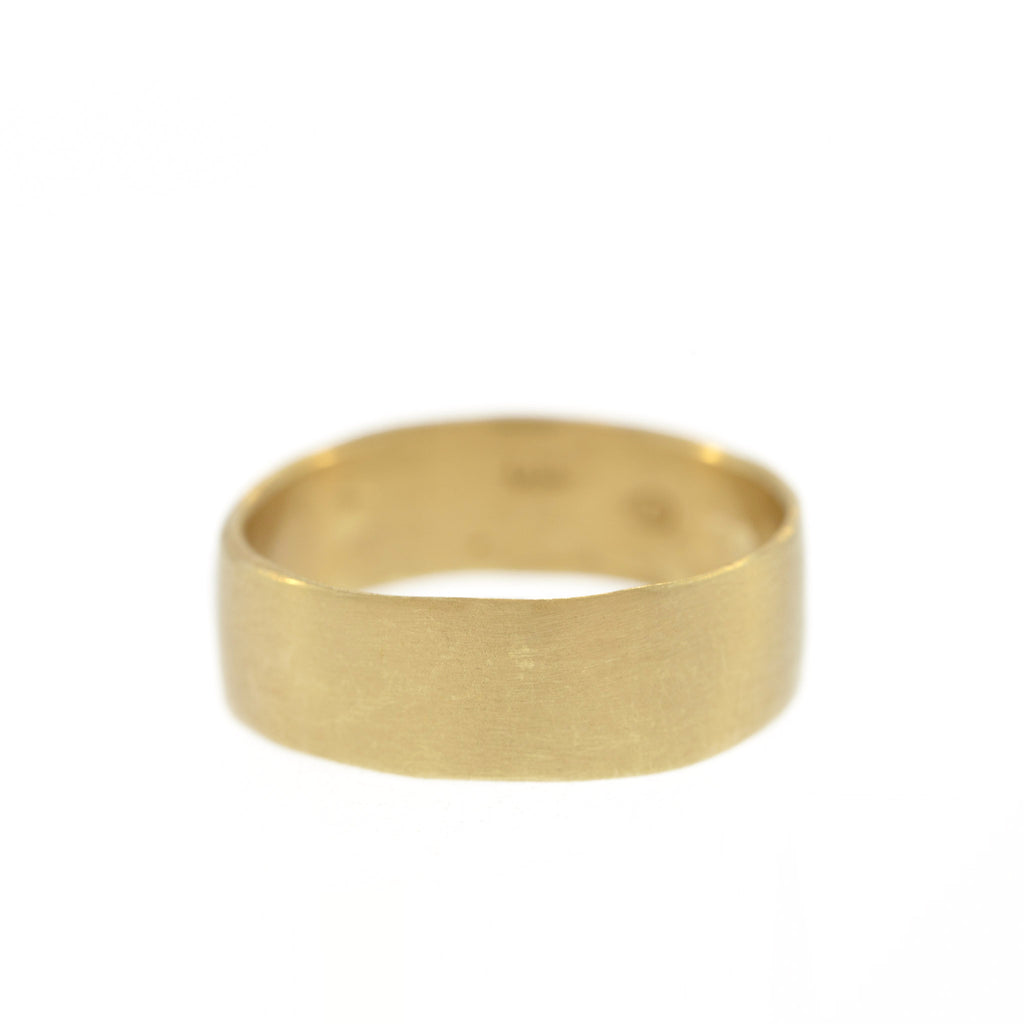 The Classic Band in Yellow Gold, 8mm