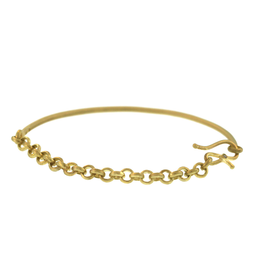 A Half Chain Bangle with Clasp