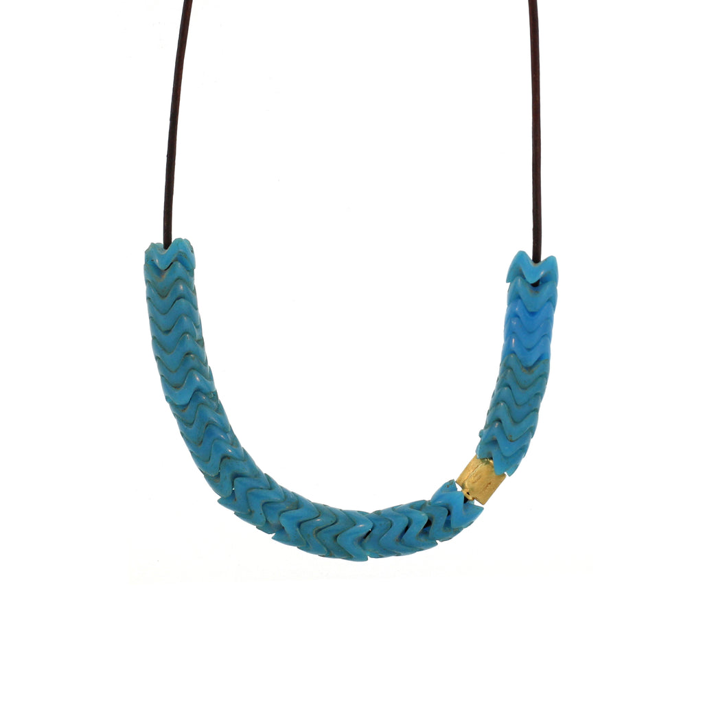 A Turquoise Chevron Glass Bead Necklace