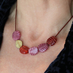A Venetian Pink Swirl Glass Bead Necklace