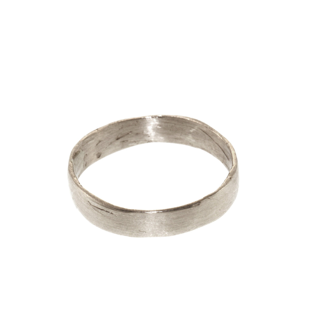 A Classic Band in White Gold, 4mm